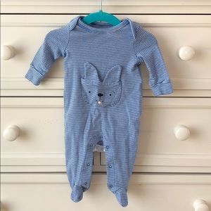 Gap puppy-pocket onesie